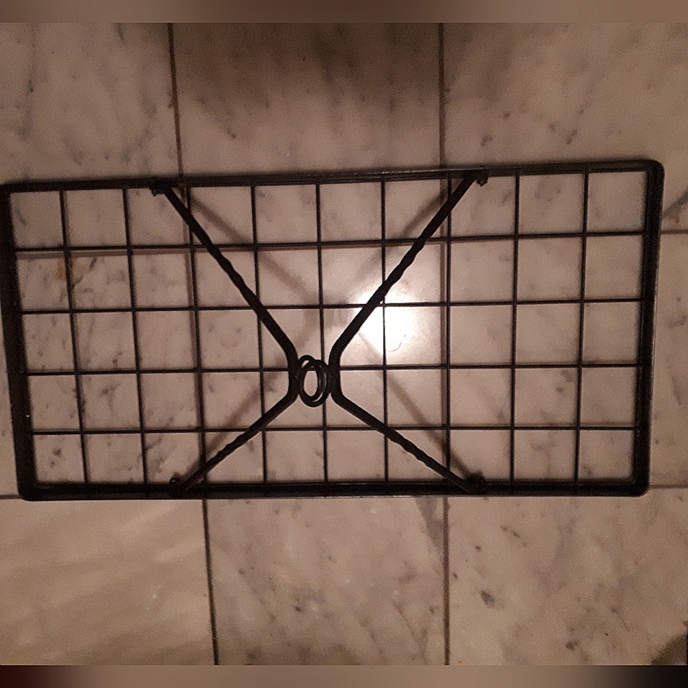 Metal.pot hanger